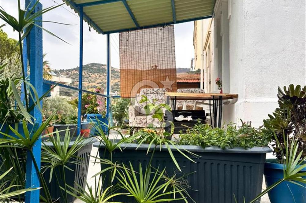 Foça Atatürk Mah. Eşyalı Kiralık 3+1 Dubleks