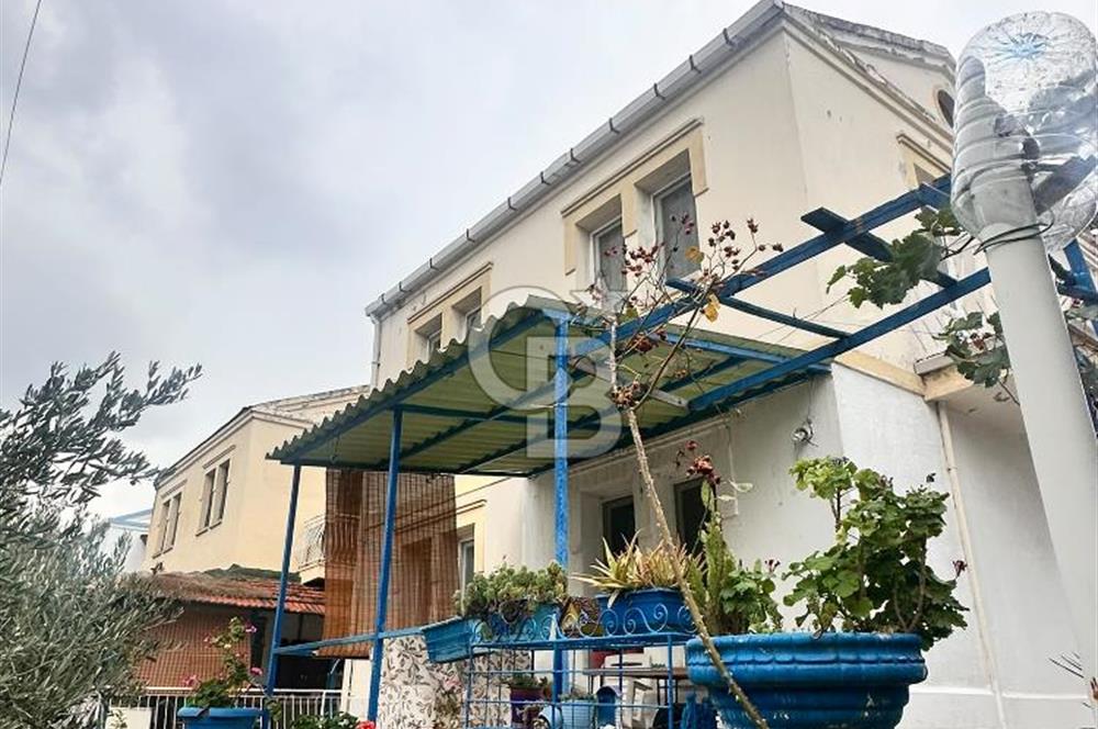 Foça Atatürk Mah. Eşyalı Kiralık 3+1 Dubleks