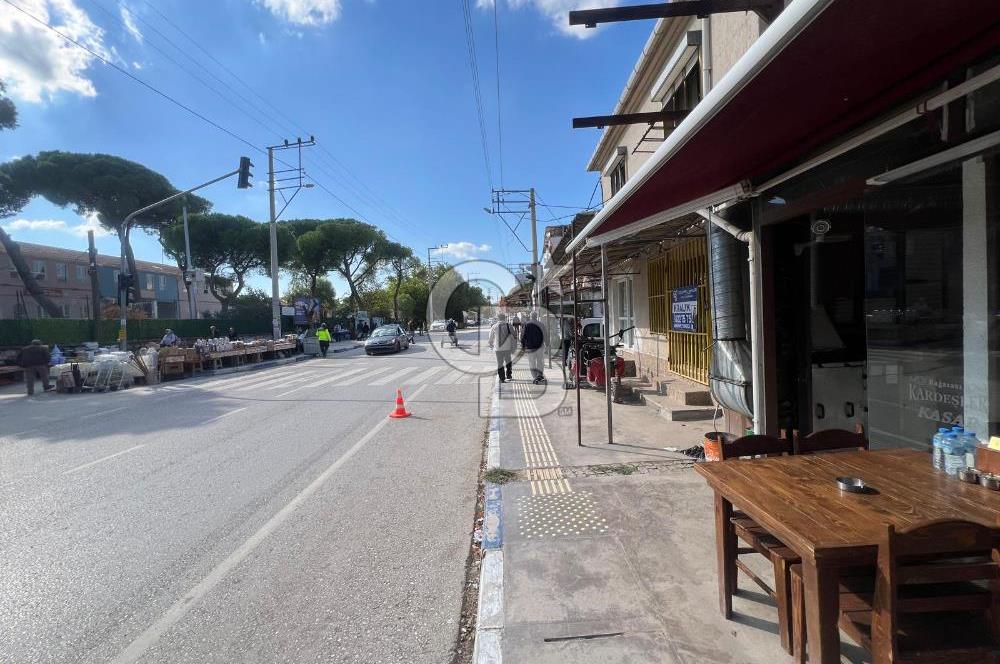 Foça Bağarası Hacıveli Mah. Ana Cadde Üzerinde Kiralık Dükkan