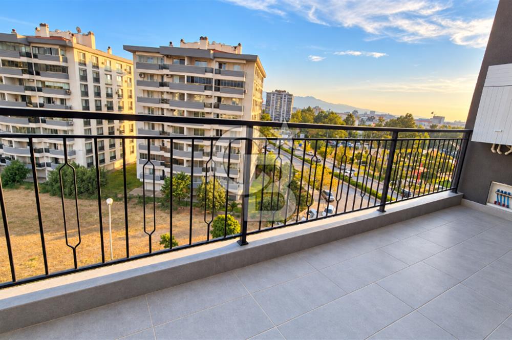 Acıbadem Kent Hastanesi Karşısında 155 m² 5+1 Dubleks Kiralık Ofis