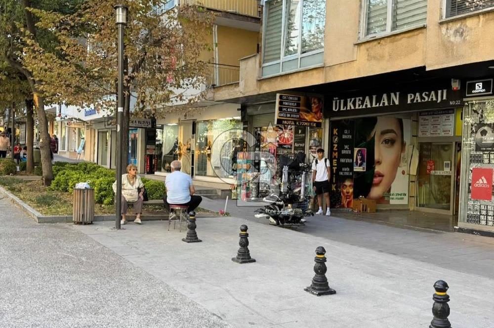 KIZILAY İZMİR-1 CADDESİNDE CADDE CEPHELİ SATILIK DÜKKAN