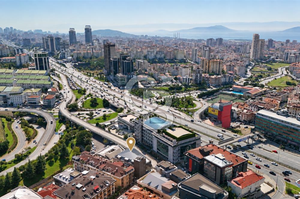 MALTEPE'DE E5 YAN YOL ÜZERİNDE 3.500 M2 SIFIR KİRALIK PLAZA