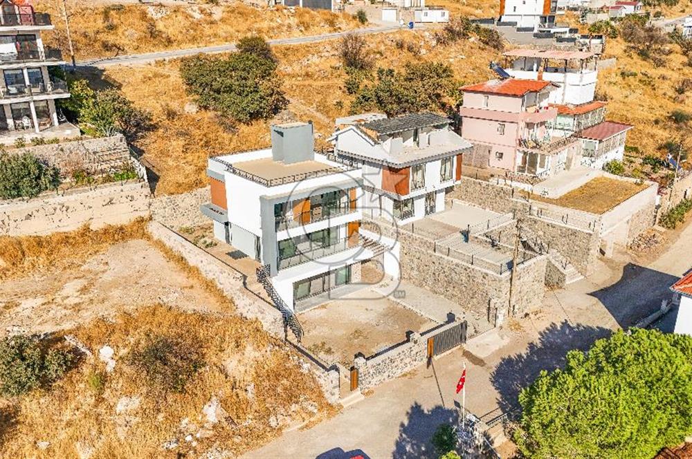 ÇANDARLI BİMEYKO'DA ADA MANZARALI SATILIK TRİPLEKS VİLLA