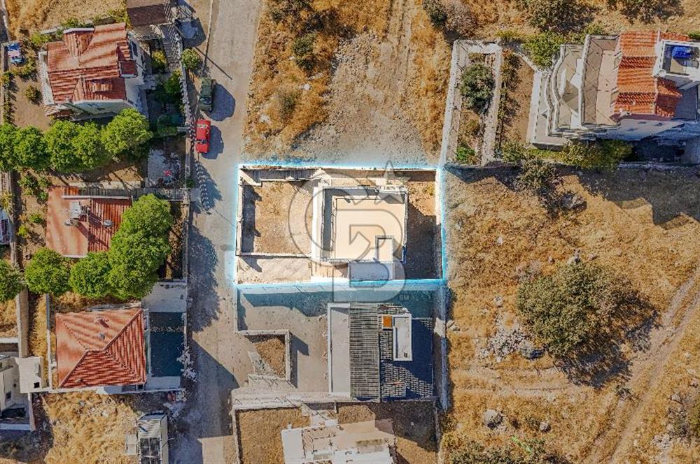 ÇANDARLI BİMEYKO'DA ADA MANZARALI SATILIK TRİPLEKS VİLLA