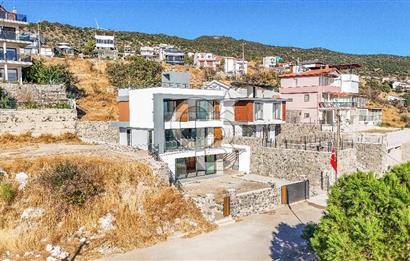ÇANDARLI BİMEYKO'DA ADA MANZARALI SATILIK TRİPLEKS VİLLA