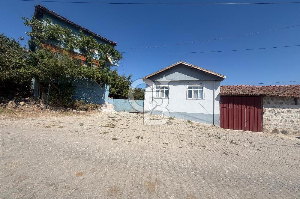 ÇANAKKALE ÇAN DUMAN KÖYÜ KÖYİÇİ SATILIK AVLULU KARGİR EV 
