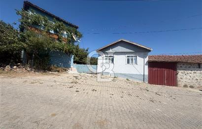 ÇANAKKALE ÇAN DUMAN KÖYÜ KÖYİÇİ SATILIK AVLULU KARGİR EV 
