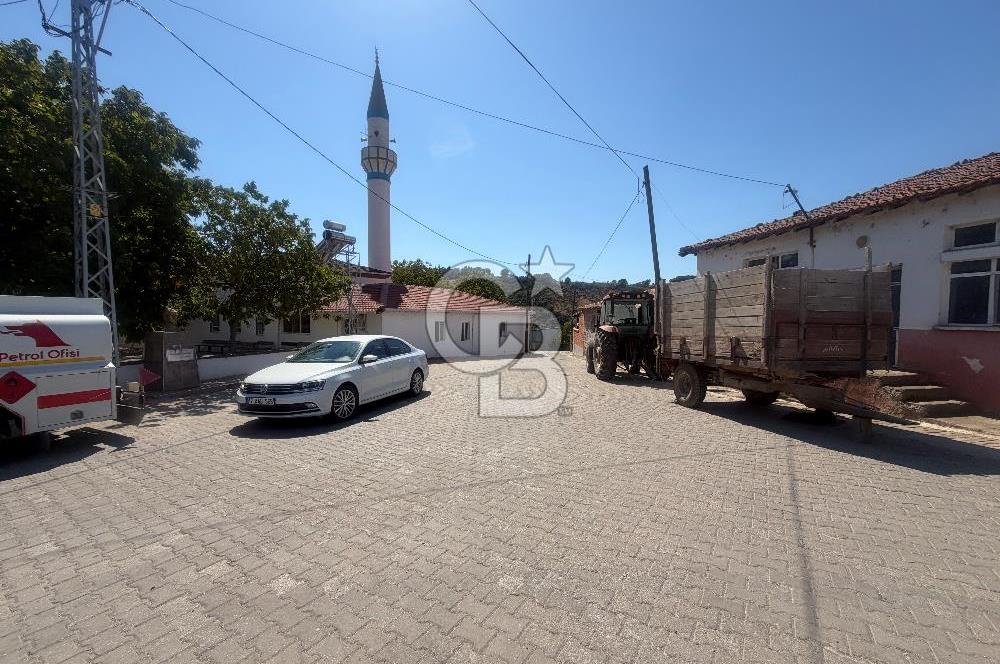 ÇANAKKALE ÇAN DUMAN KÖYÜ KÖYİÇİ SATILIK AVLULU KARGİR EV 