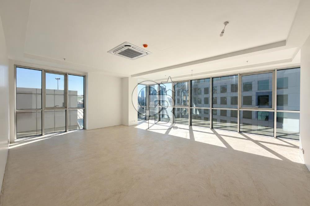 MALTEPE'DE E5 YAN YOL ÜZERİNDE 3.500 M2 SIFIR KİRALIK PLAZA