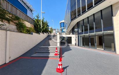 MALTEPE'DE E5 YAN YOL ÜZERİNDE 3.500 M2 SIFIR KİRALIK PLAZA