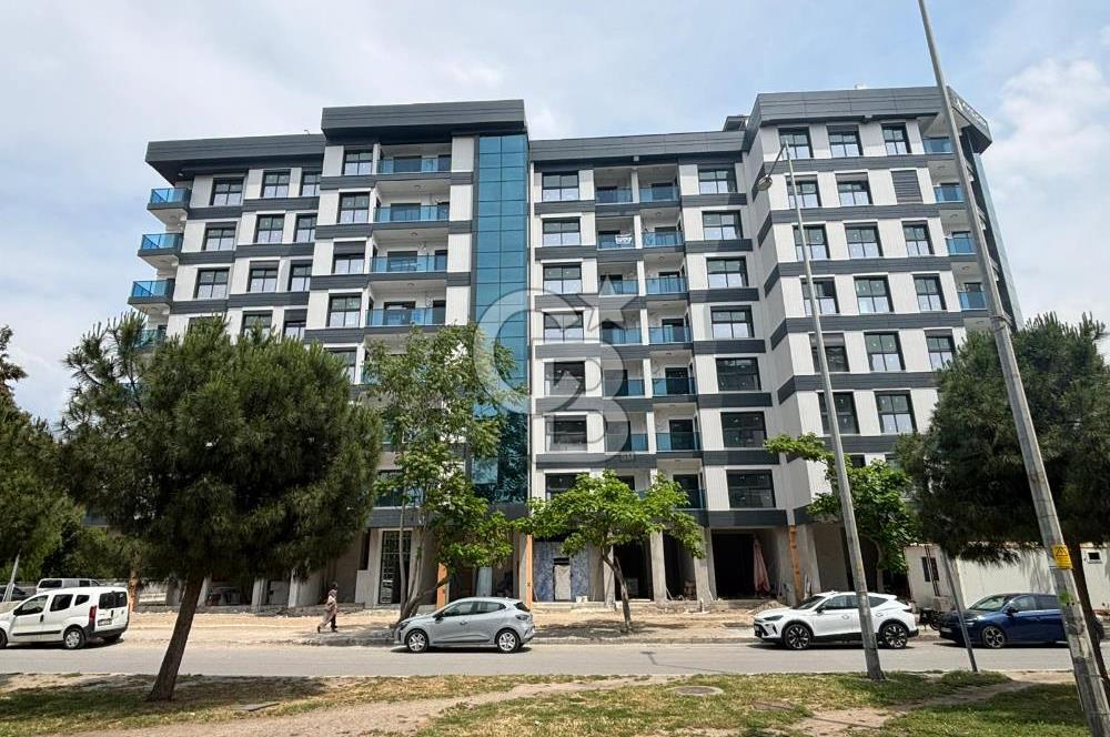 İzmir Bayraklı'da Cadde Üzeri Köşe Konum Kiralık 3+1 Daire