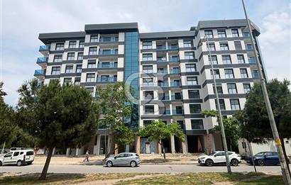 İzmir Bayraklı'da Cadde Üzeri Köşe Konum Kiralık 3+1 Daire