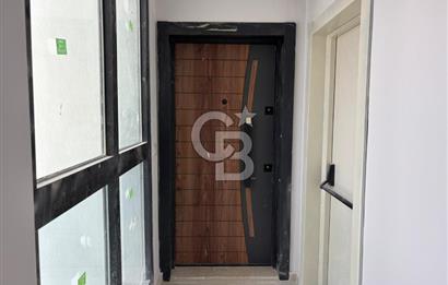 İzmir Bayraklı'da Cadde Üzeri Köşe Konum Kiralık 3+1 Daire