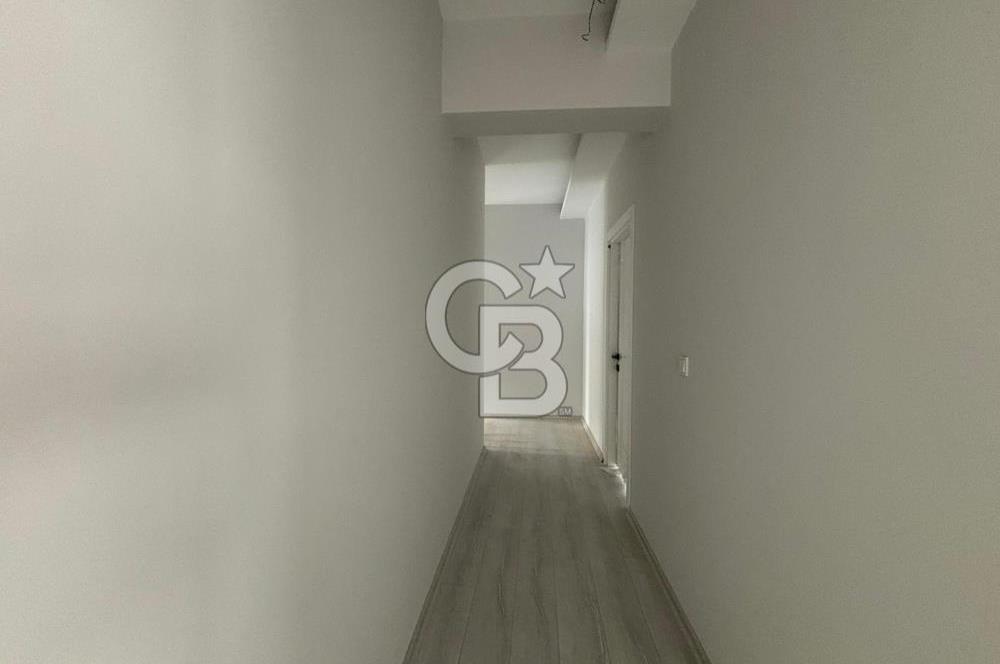 İzmir Bayraklı'da Cadde Üzeri Köşe Konum Kiralık 3+1 Daire