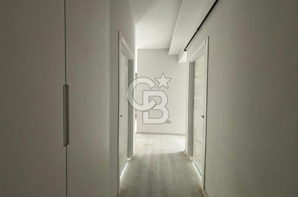 İzmir Bayraklı'da Cadde Üzeri Köşe Konum Kiralık 3+1 Daire