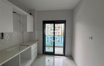 İzmir Bayraklı'da Cadde Üzeri Köşe Konum Kiralık 3+1 Daire
