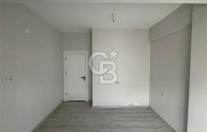 İzmir Bayraklı'da Cadde Üzeri Köşe Konum Kiralık 3+1 Daire