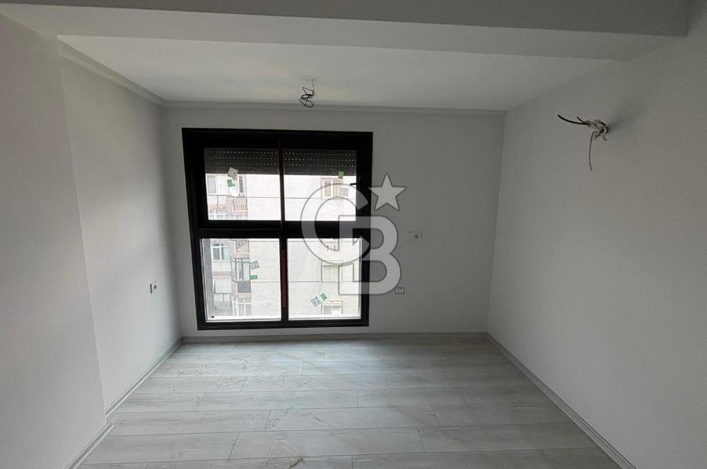 İzmir Bayraklı'da Cadde Üzeri Köşe Konum Kiralık 3+1 Daire