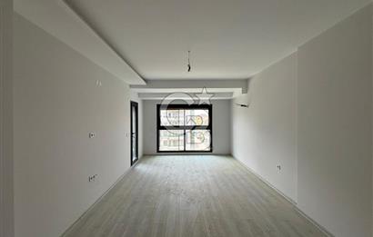 İzmir Bayraklı'da Cadde Üzeri Köşe Konum Kiralık 3+1 Daire