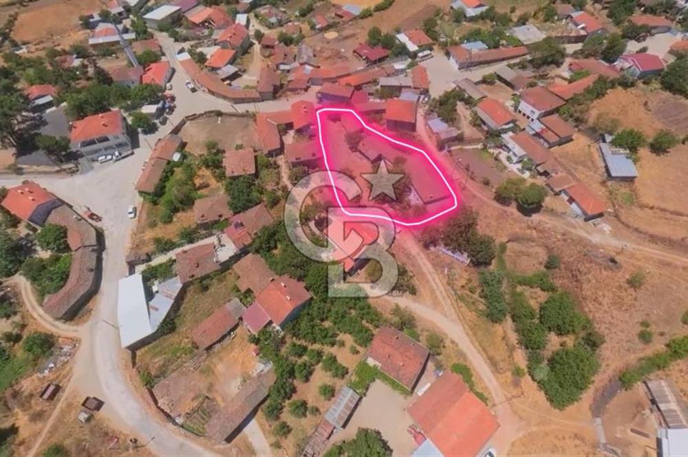 ÇANAKKALE ÇAN DUMAN KÖYÜ KÖYİÇİ SATILIK AVLULU KARGİR EV 