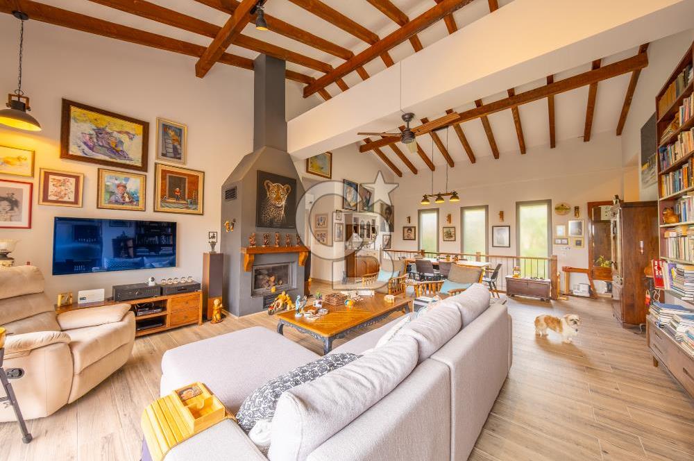 DEMİRCİLİ’DE 540 m² ARSA İÇERİSİNDE, 250 m² KULLANIM ALANLI VİLLA