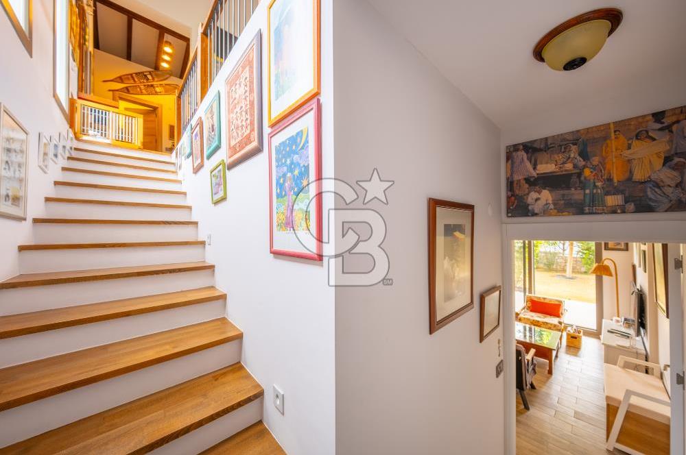 DEMİRCİLİ’DE 540 m² ARSA İÇERİSİNDE, 250 m² KULLANIM ALANLI VİLLA