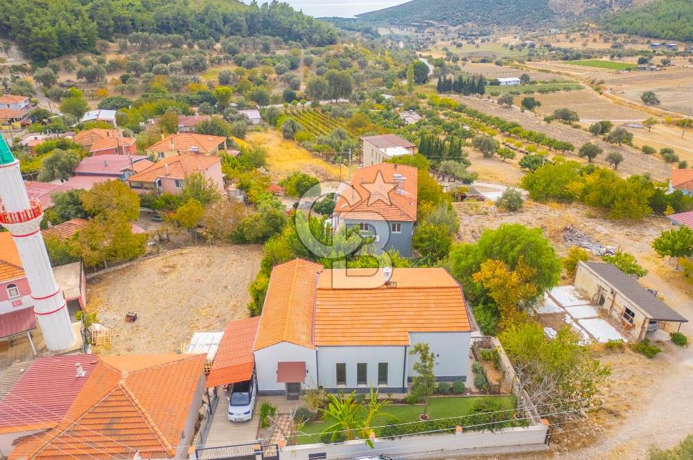 DEMİRCİLİ’DE 540 m² ARSA İÇERİSİNDE, 250 m² KULLANIM ALANLI VİLLA