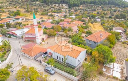 DEMİRCİLİ’DE 540 m² ARSA İÇERİSİNDE, 250 m² KULLANIM ALANLI VİLLA
