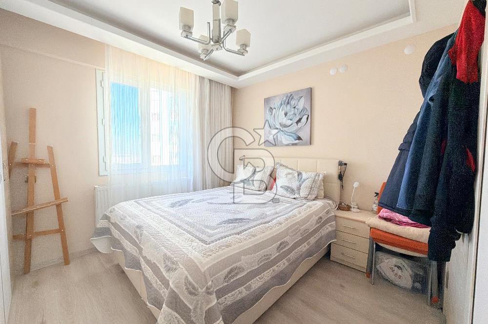 Çiğli Satılık 3+1  Daire Geniş Ferah  Şirak Apartmanında