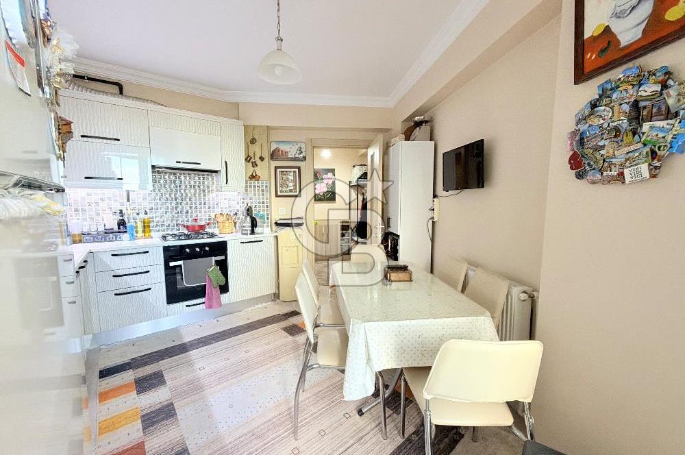 Çiğli Satılık 3+1  Daire Geniş Ferah  Şirak Apartmanında