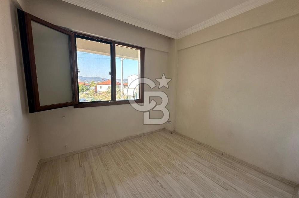 Foça Yenibağarası'nda Kiralık 2+1 Bahçe Katı Daire