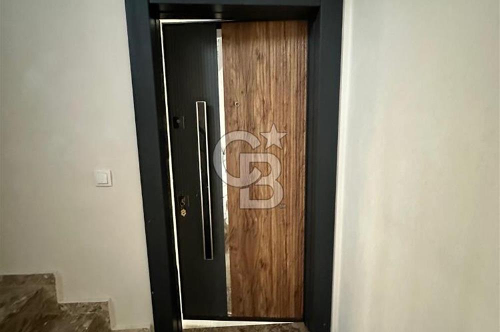 Foça Yenibağarası'nda Kiralık 2+1 Bahçe Katı Daire