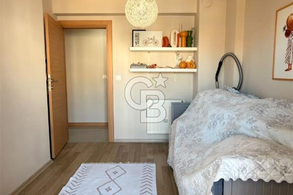 ÇİĞLİ HARMANDALI'NDA HAVUZLU SİTE İÇERİSİNDE FERAH VE KULLANIŞLI 2+1 DAİRE