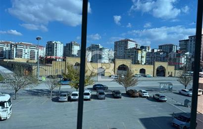 ELVAN MAHALLESİ KENT MEYDANI KARŞISI ARA KAT SATILIK GENİŞ DAİRE