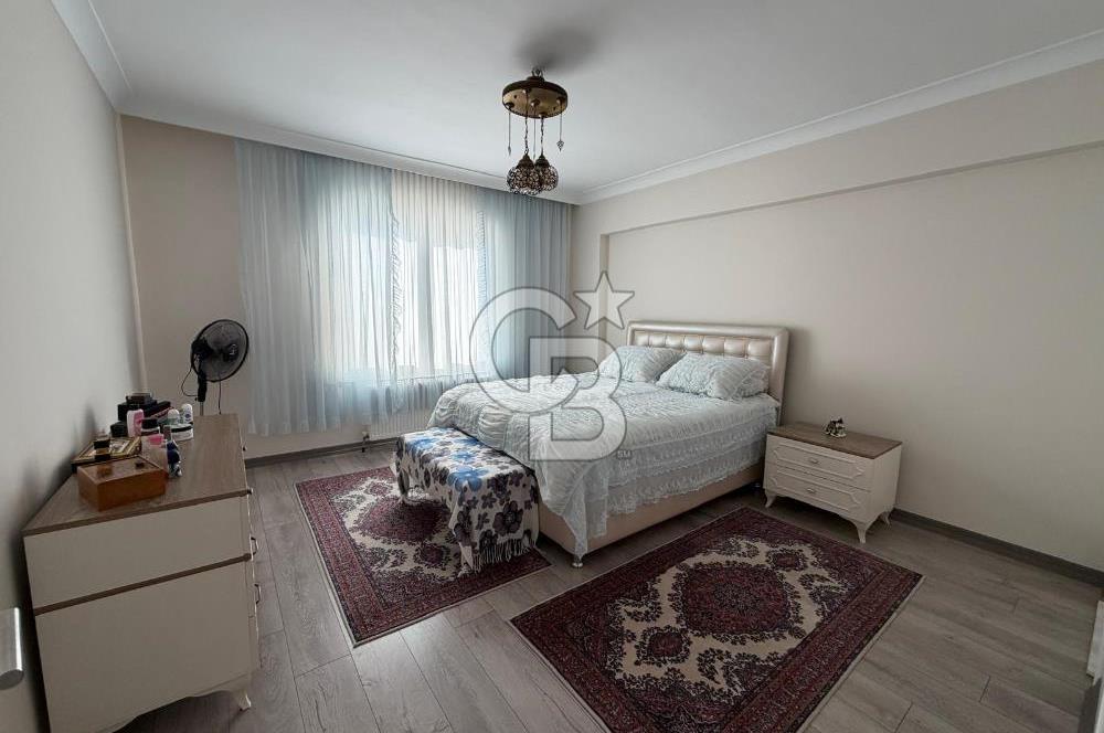 ELVAN MAHALLESİ KENT MEYDANI KARŞISI ARA KAT SATILIK GENİŞ DAİRE