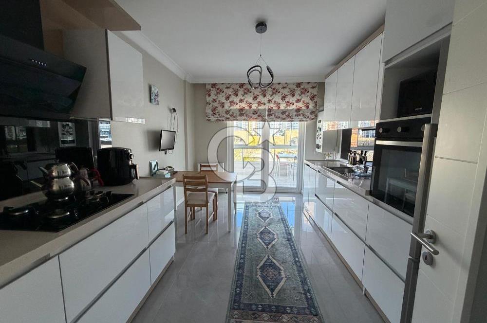 ELVAN MAHALLESİ KENT MEYDANI KARŞISI ARA KAT SATILIK GENİŞ DAİRE