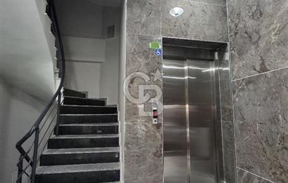 ÇEKMEKÖY MERKEZDE 5 KATLI 710 M² KOMPLE KİRALIK İŞ MERKEZİ