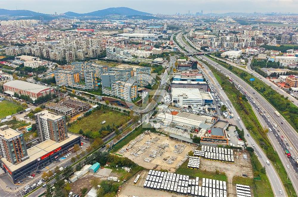 Sancaktepe 'de satılık ticari imarlı arsa