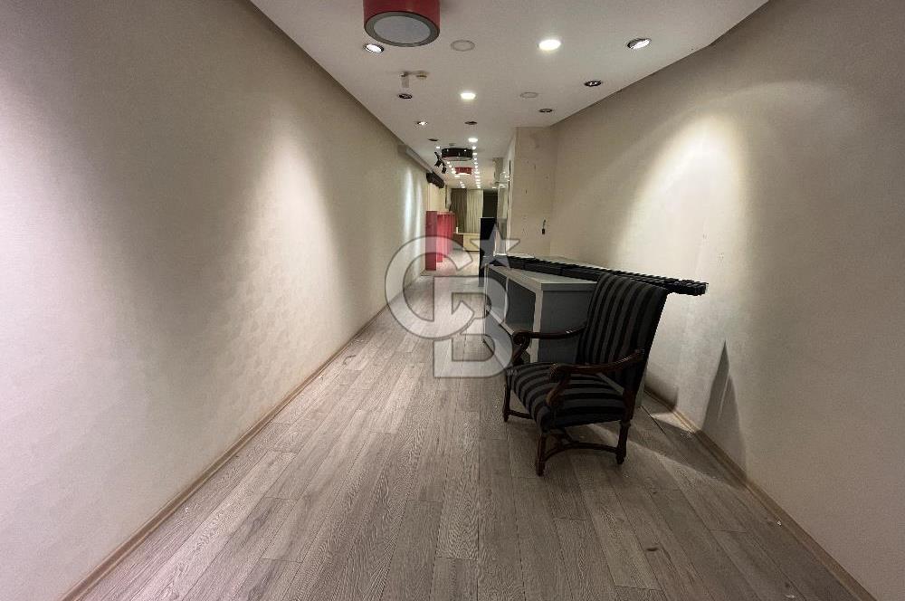 Karşıyaka Çarşı Ankara İlkokulu Sokağında Kiralık Dükkan