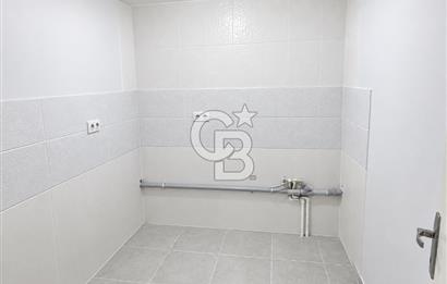 BÜYÜK SARAY MEYDANI CADDESİNDE TEMİZ BAKIMLI 200m2 DÜKKAN