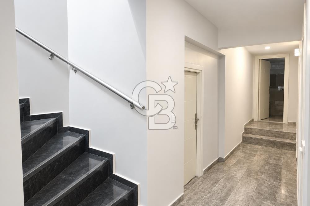 BÜYÜK SARAY MEYDANI CADDESİNDE TEMİZ BAKIMLI 200m2 DÜKKAN