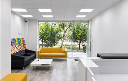 BÜYÜK SARAY MEYDANI CADDESİNDE TEMİZ BAKIMLI 200m2 DÜKKAN