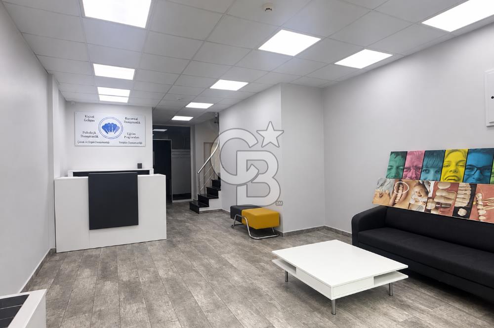 BÜYÜK SARAY MEYDANI CADDESİNDE TEMİZ BAKIMLI 200m2 DÜKKAN