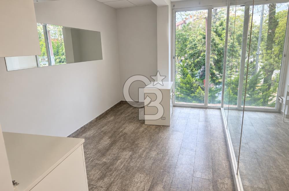 BÜYÜK SARAY MEYDANI CADDESİNDE TEMİZ BAKIMLI 200m2 DÜKKAN