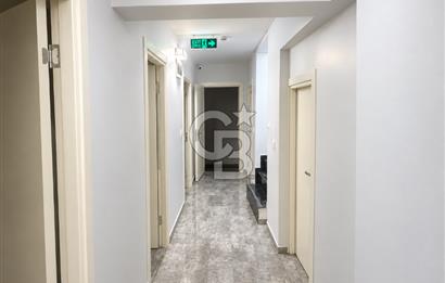BÜYÜK SARAY MEYDANI CADDESİNDE TEMİZ BAKIMLI 200m2 DÜKKAN