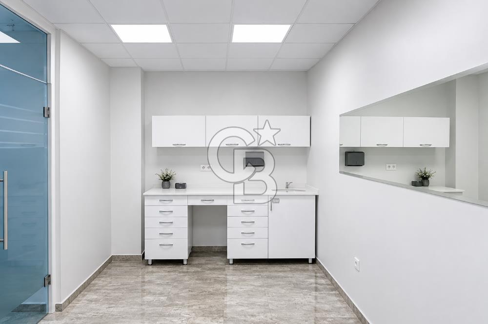 BÜYÜK SARAY MEYDANI CADDESİNDE TEMİZ BAKIMLI 200m2 DÜKKAN