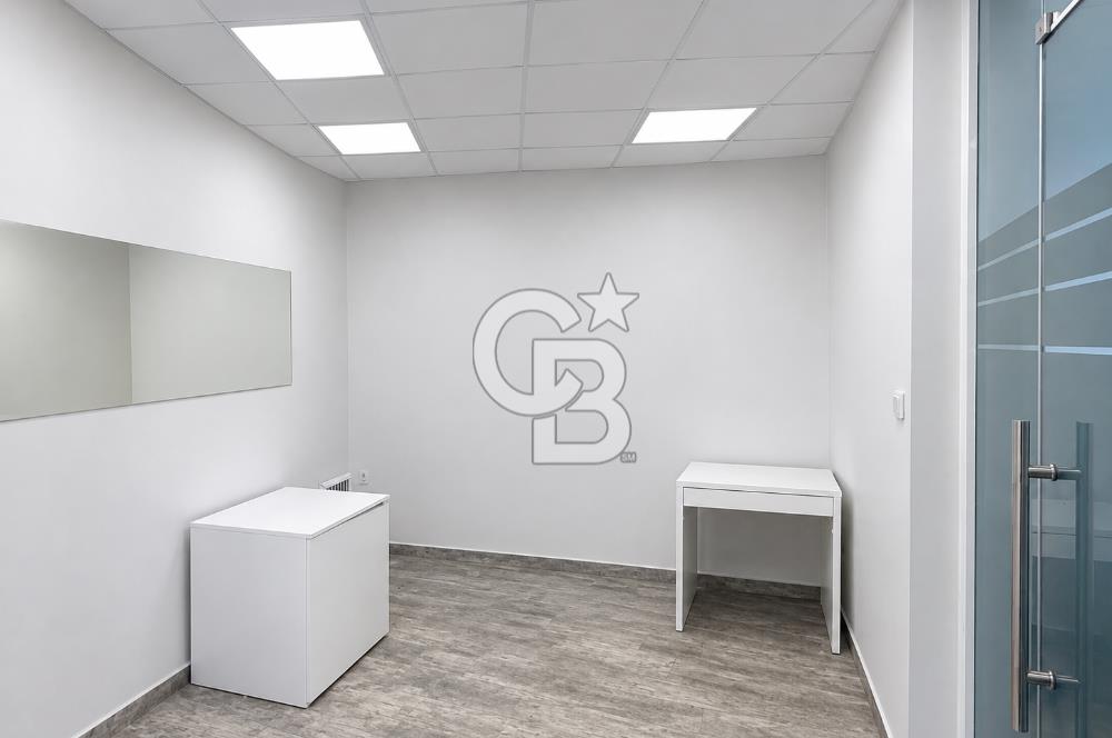 BÜYÜK SARAY MEYDANI CADDESİNDE TEMİZ BAKIMLI 200m2 DÜKKAN
