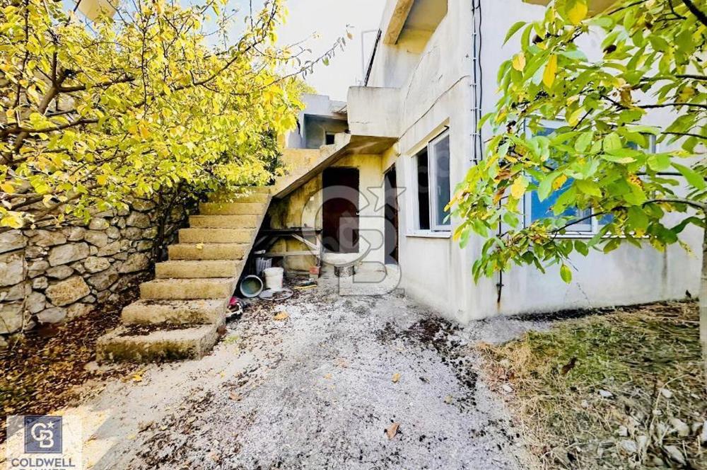MANİSA GÖKÇELER KÖY İÇİ SATILIK 1034 M2 BAĞ VE BAĞ EVİ