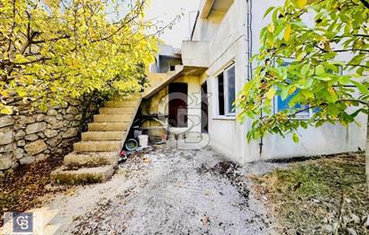 MANİSA GÖKÇELER KÖY İÇİ SATILIK 1034 M2 BAĞ VE BAĞ EVİ