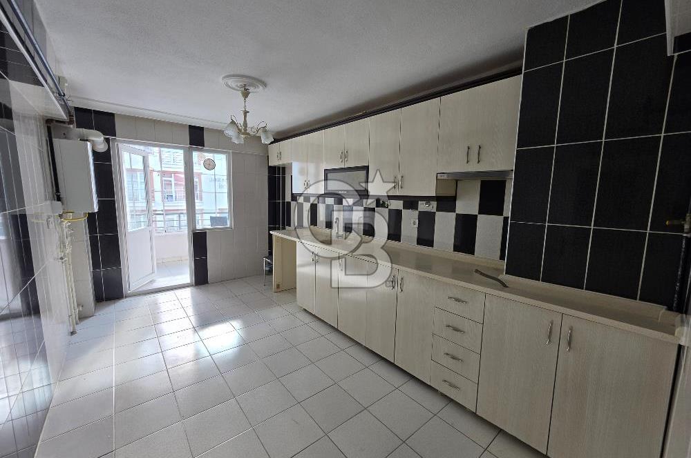 ALSANCAK CADDE YAKINI - Otoparklı , Güney Cephe, Satılık 3+1 Daire